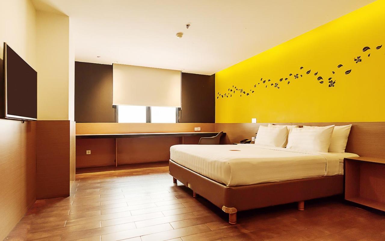 Yellow Bee Тангеранг Экстерьер фото