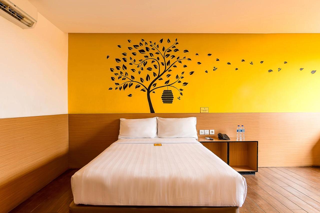 Yellow Bee Тангеранг Экстерьер фото