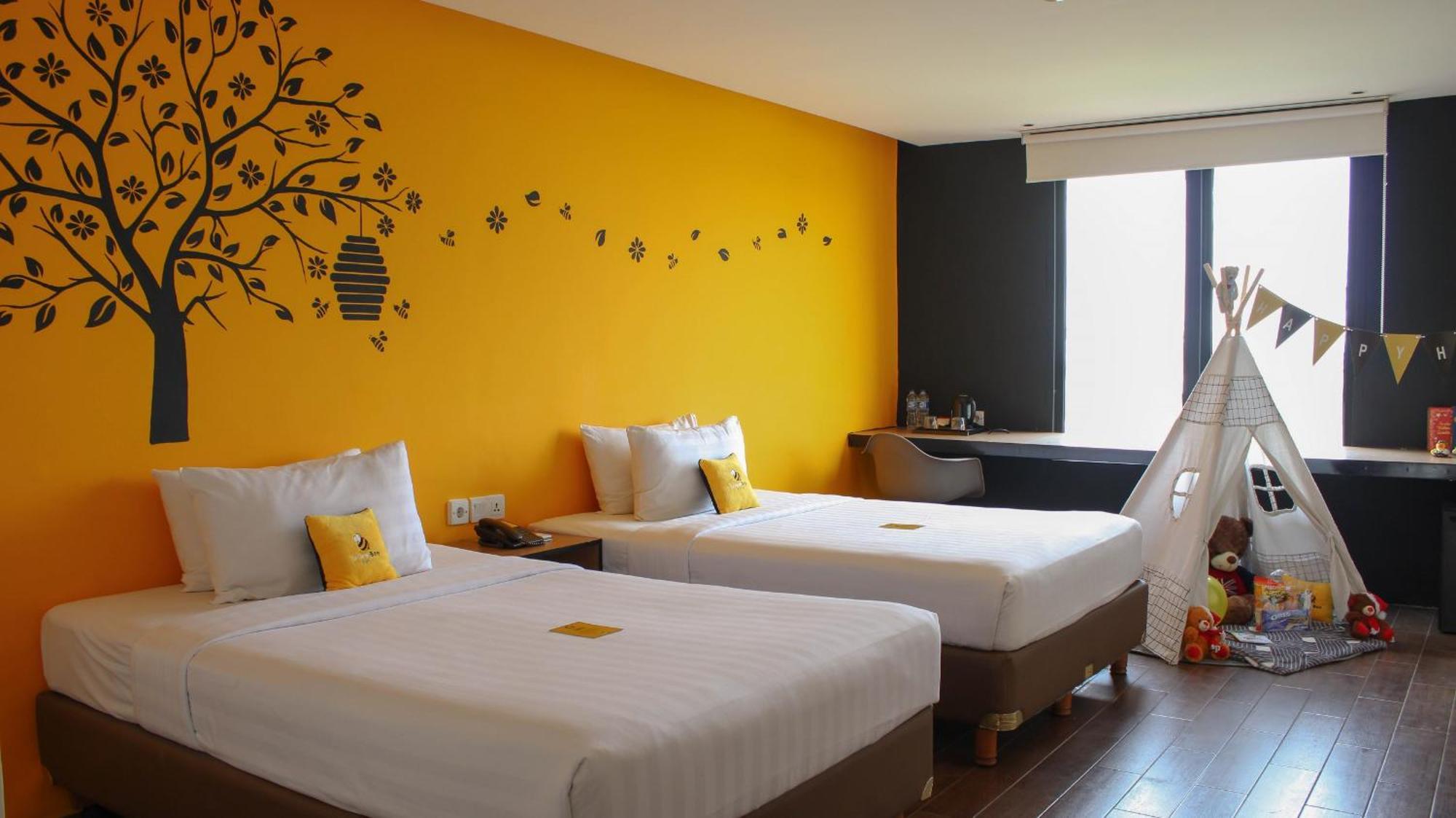 Yellow Bee Тангеранг Экстерьер фото