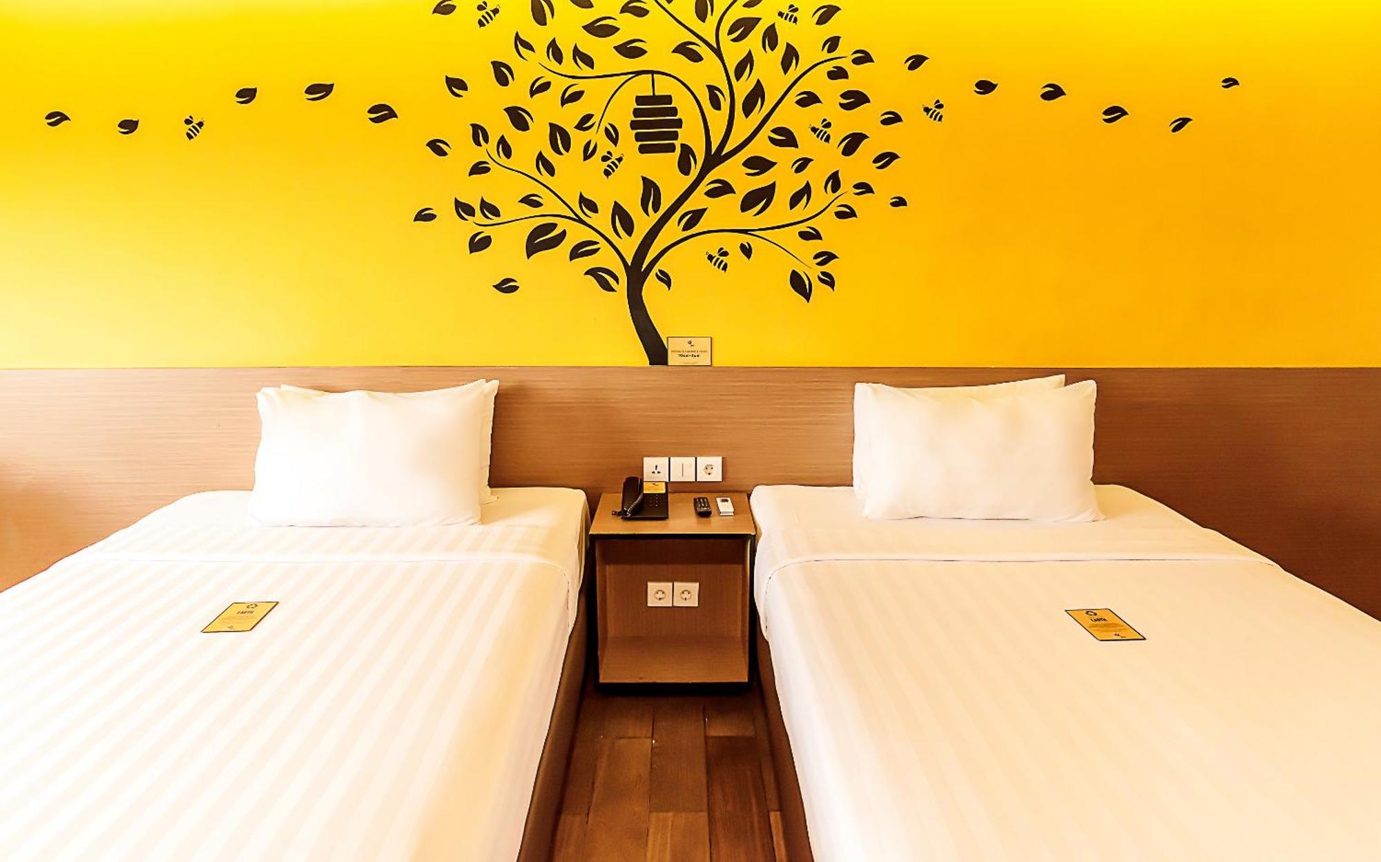 Yellow Bee Тангеранг Номер фото